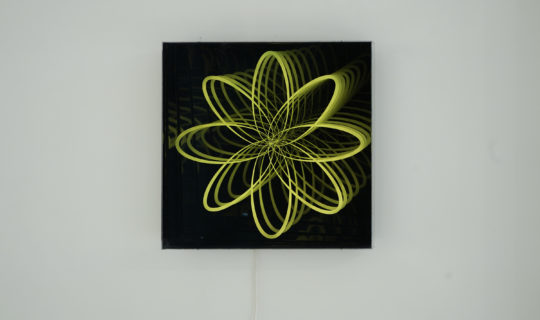 Hans Kotter 漢斯·卡特｜Organic Orbit｜60 x 60 cm｜2012｜Ed. 3_3+2P｜Metal, LED Color change, Plexiglas